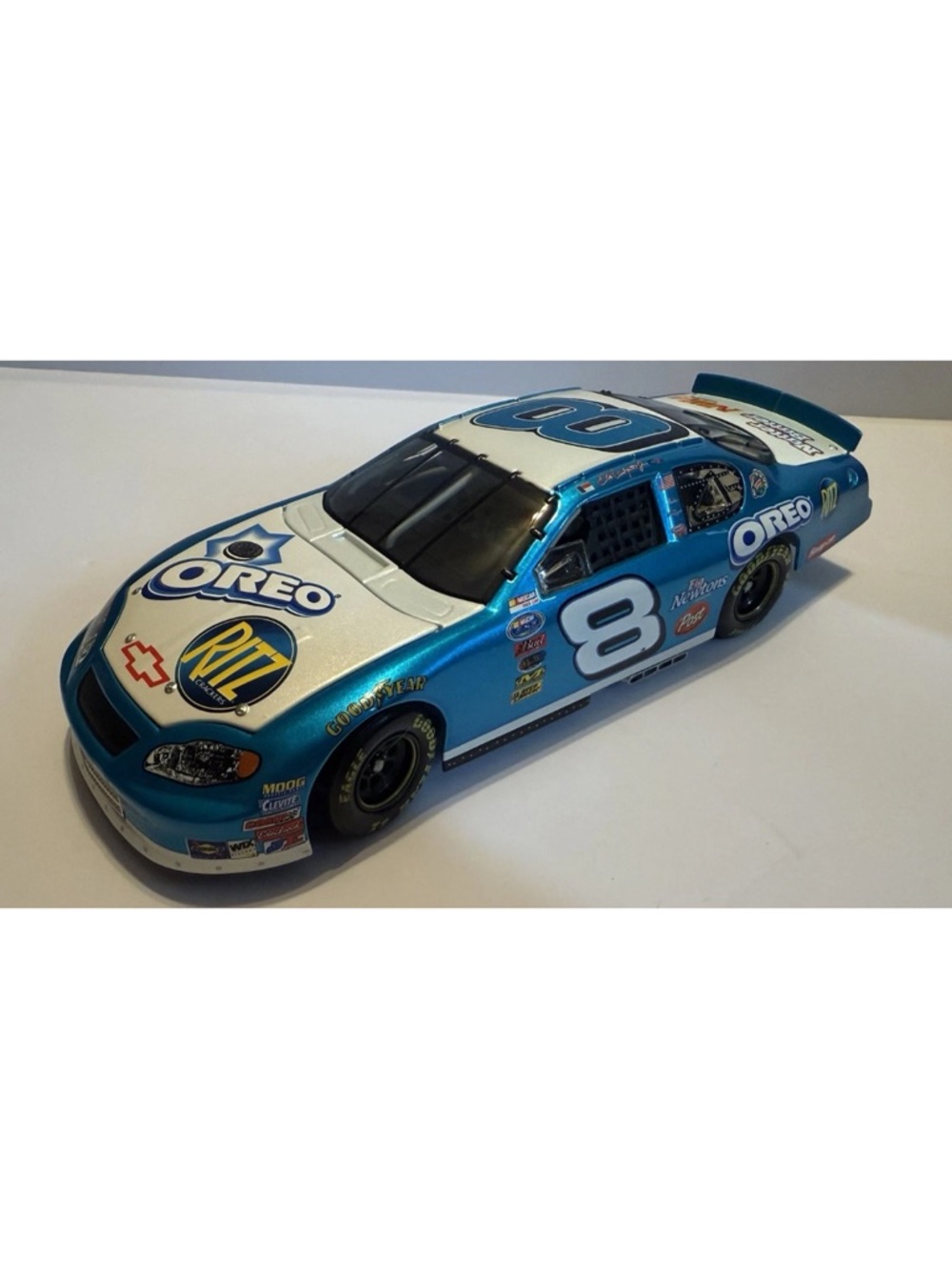 Dale Earnhardt Jr 1/24 Diecast #8 Oreo / Ritz 2004 Monte Carlo